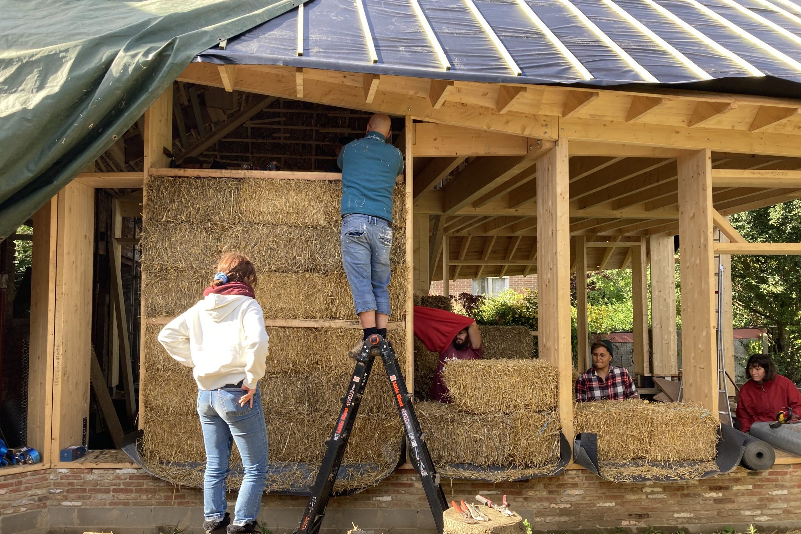 Straw Bale Construction and Self-Building